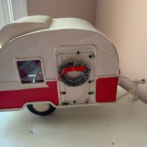 Target Red and White Holiday Camper with Wreath